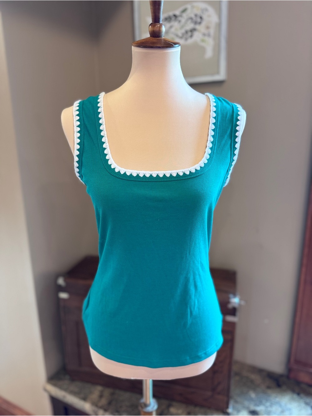 Women’s Kelly green Tank Top with White Trim size large